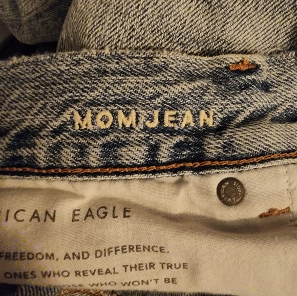 AEO Ripped Mom Jean - Picture 3 of 5